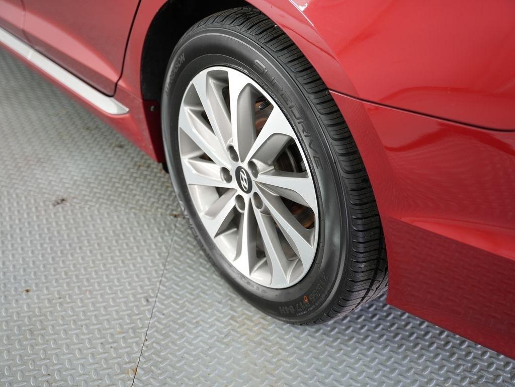 Hyundai Sonata 4dr Sdn 2.4L Sport PZEV 2015