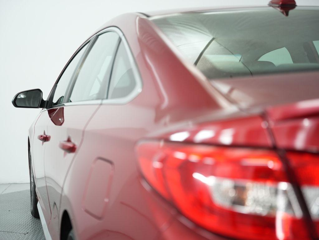 Hyundai Sonata 4dr Sdn 2.4L Sport PZEV 2015