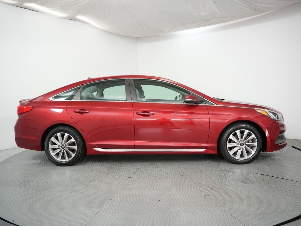 Hyundai Sonata 4dr Sdn 2.4L Sport PZEV 2015