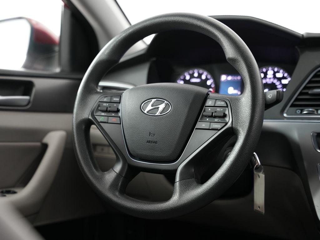 Hyundai Sonata 4dr Sdn 2.4L Sport PZEV 2015