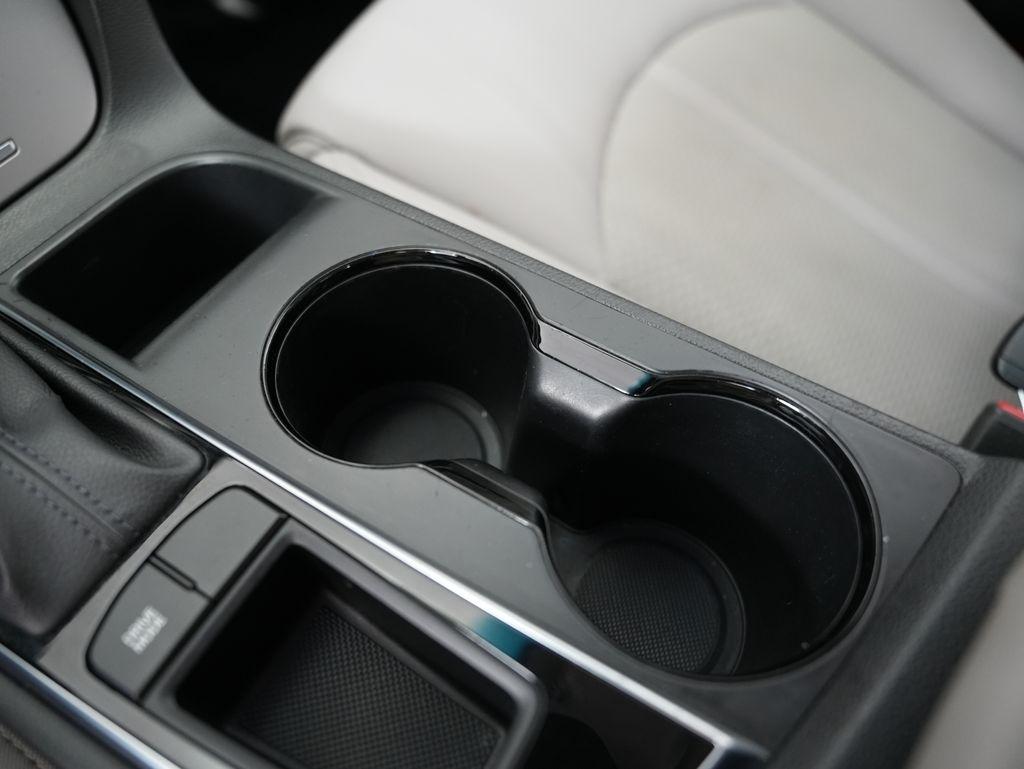 Hyundai Sonata 4dr Sdn 2.4L Sport PZEV 2015