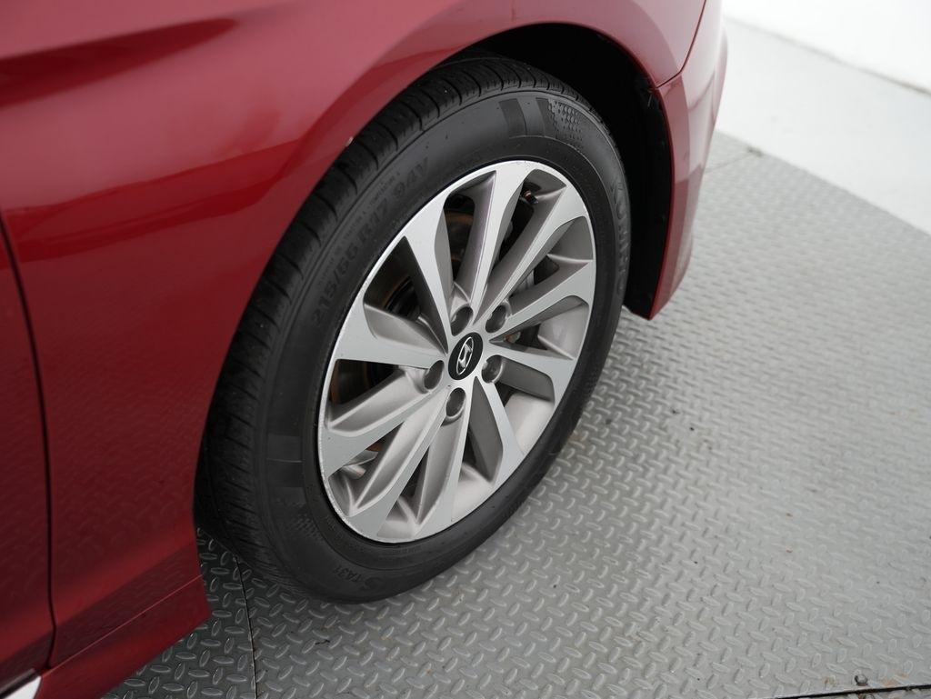 Hyundai Sonata 4dr Sdn 2.4L Sport PZEV 2015