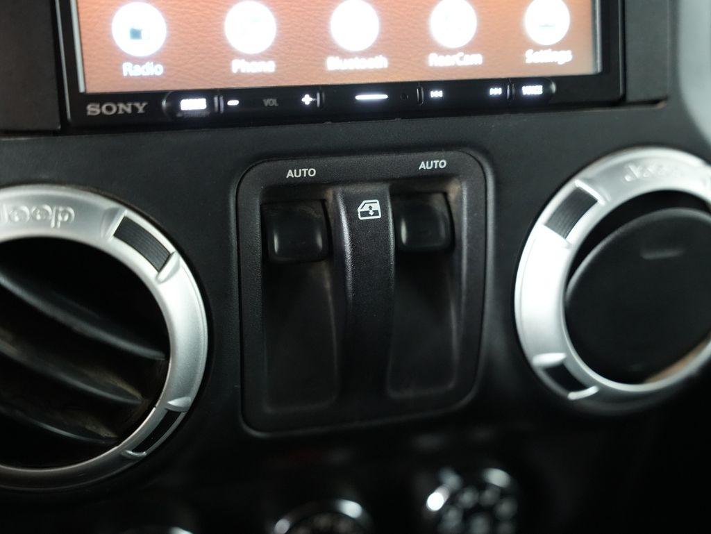 Jeep Wrangler 4WD 2dr Rubicon 2014