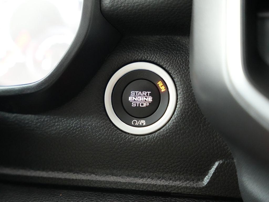 RAM 1500 Big Horn/Lone Star 4x4 Crew Cab 5'7" Box 2019