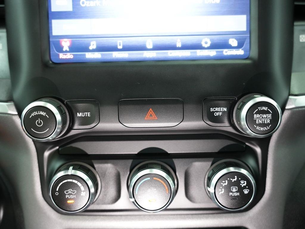 RAM 1500 Big Horn/Lone Star 4x4 Crew Cab 5'7" Box 2019