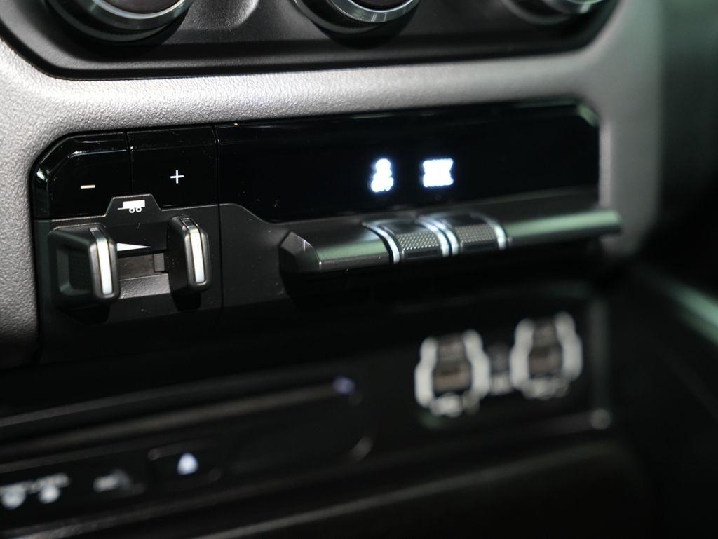 RAM 1500 Big Horn/Lone Star 4x4 Crew Cab 5'7" Box 2019