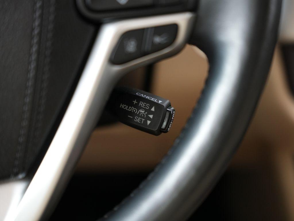 Toyota Highlander Limited V6 AWD (Natl) 2017