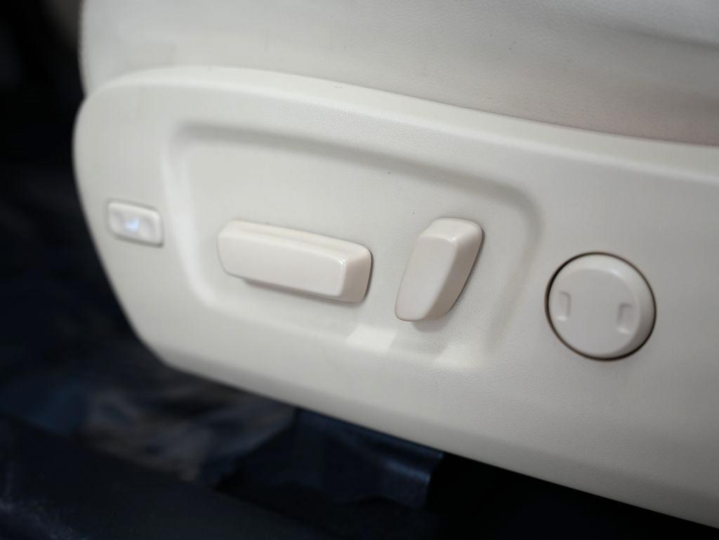 Toyota Highlander Limited V6 AWD (Natl) 2017