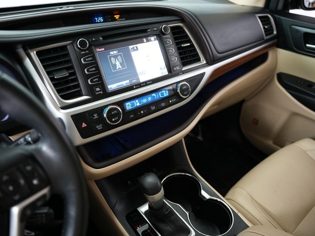 Toyota Highlander Limited V6 AWD (Natl) 2017