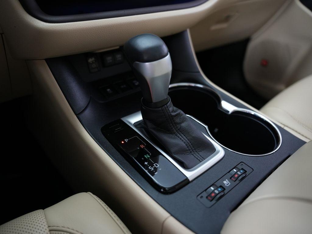 Toyota Highlander Limited V6 AWD (Natl) 2017