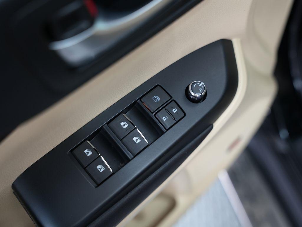 Toyota Highlander Limited V6 AWD (Natl) 2017