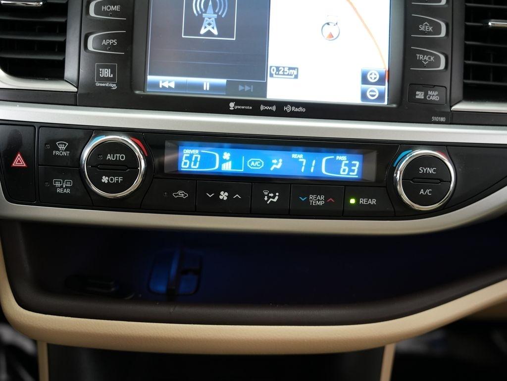 Toyota Highlander Limited V6 AWD (Natl) 2017