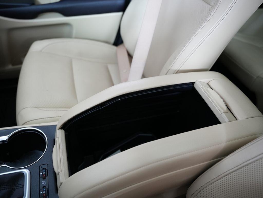 Toyota Highlander Limited V6 AWD (Natl) 2017