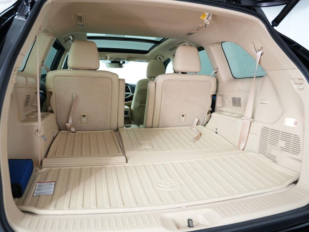 Toyota Highlander Limited V6 AWD (Natl) 2017