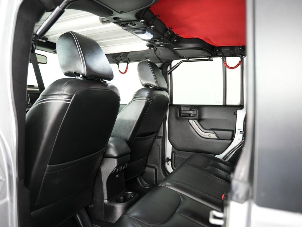 Jeep Wrangler Unlimited 4WD 4dr Sport 2016