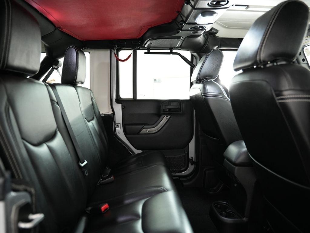 Jeep Wrangler Unlimited 4WD 4dr Sport 2016