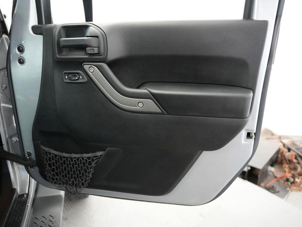 Jeep Wrangler Unlimited 4WD 4dr Sport 2016