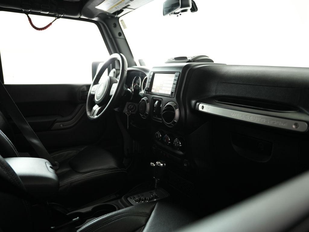 Jeep Wrangler Unlimited 4WD 4dr Sport 2016