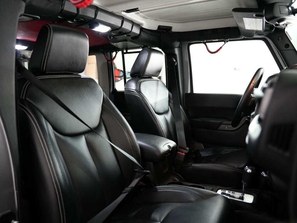 Jeep Wrangler Unlimited 4WD 4dr Sport 2016