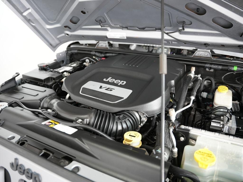 Jeep Wrangler Unlimited 4WD 4dr Sport 2016