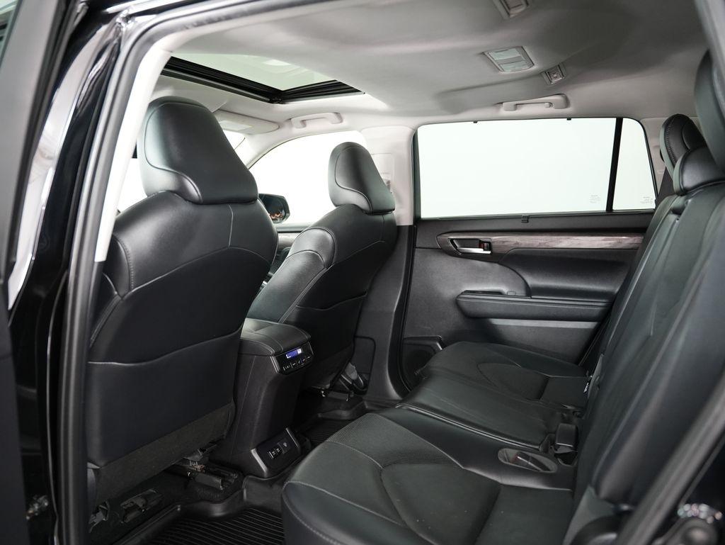 Toyota Highlander Limited AWD (Natl) 2020