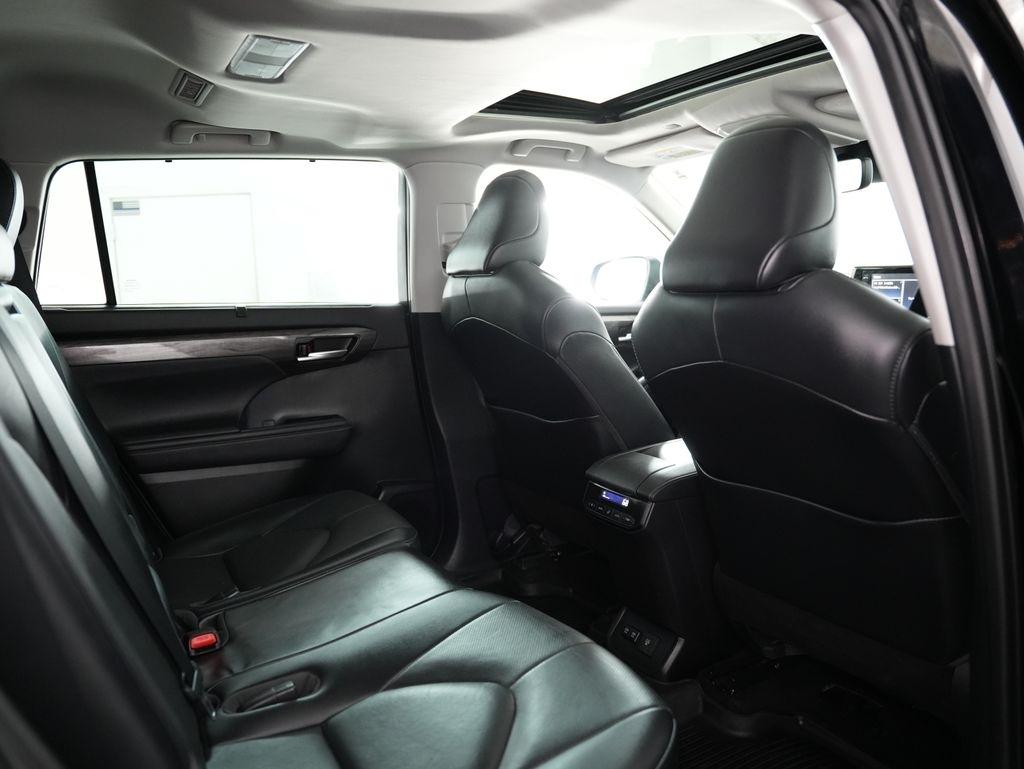 Toyota Highlander Limited AWD (Natl) 2020