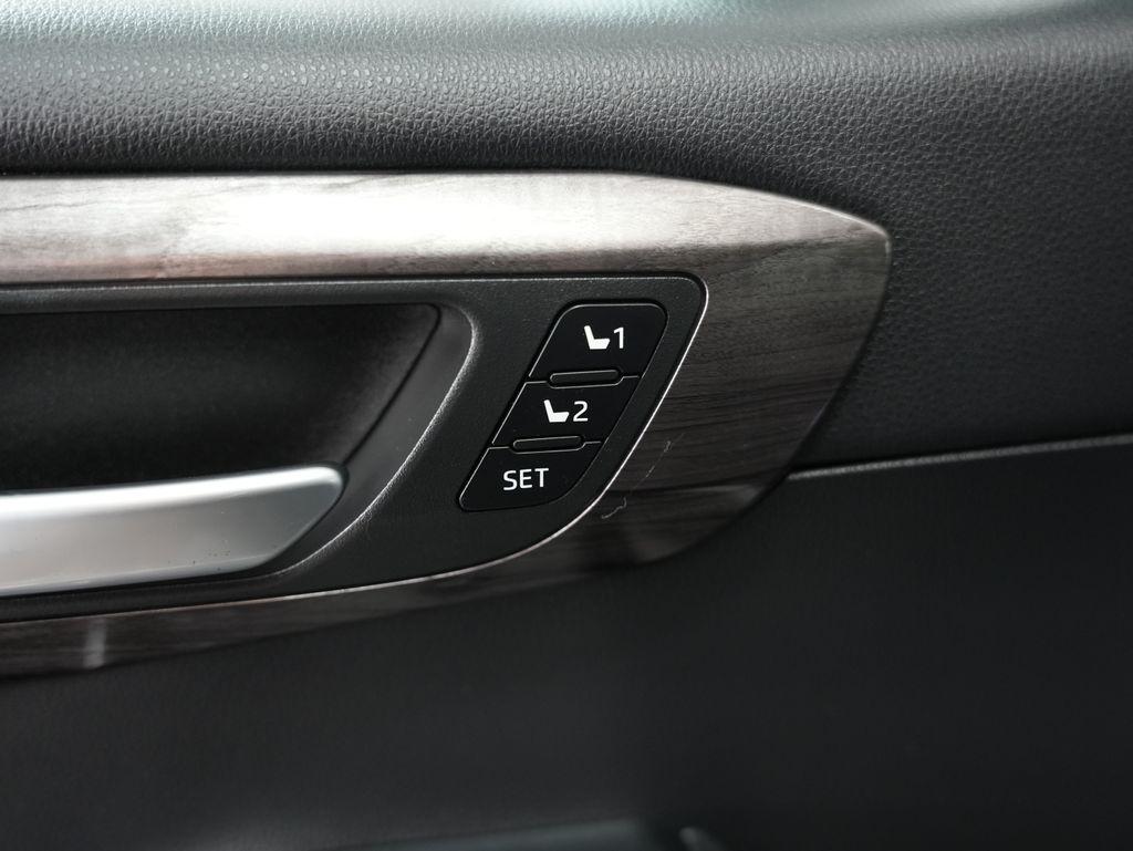 Toyota Highlander Limited AWD (Natl) 2020