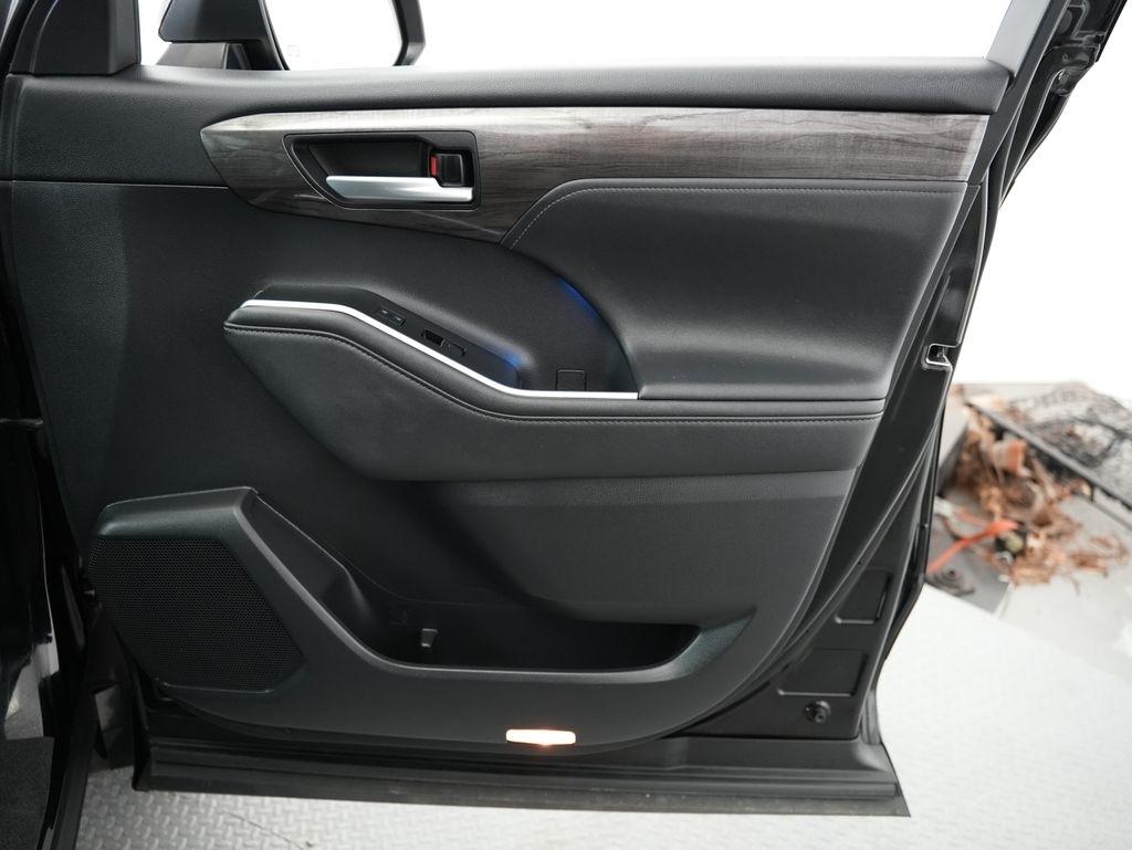 Toyota Highlander Limited AWD (Natl) 2020