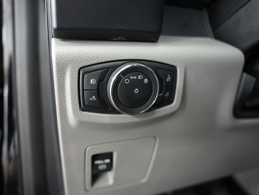 Ford F-150 Lariat 4WD SuperCrew 5.5' Box 2018