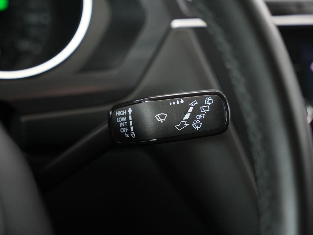 Volkswagen Tiguan 2.0T SE R-Line Black FWD 2020