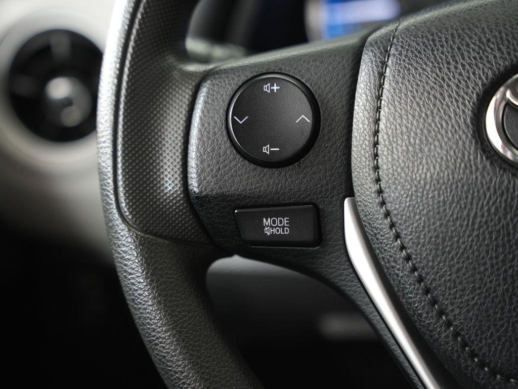 Toyota Corolla XLE CVT (Natl) 2019