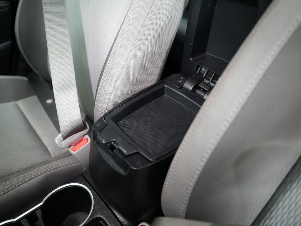 Toyota Corolla XLE CVT (Natl) 2019