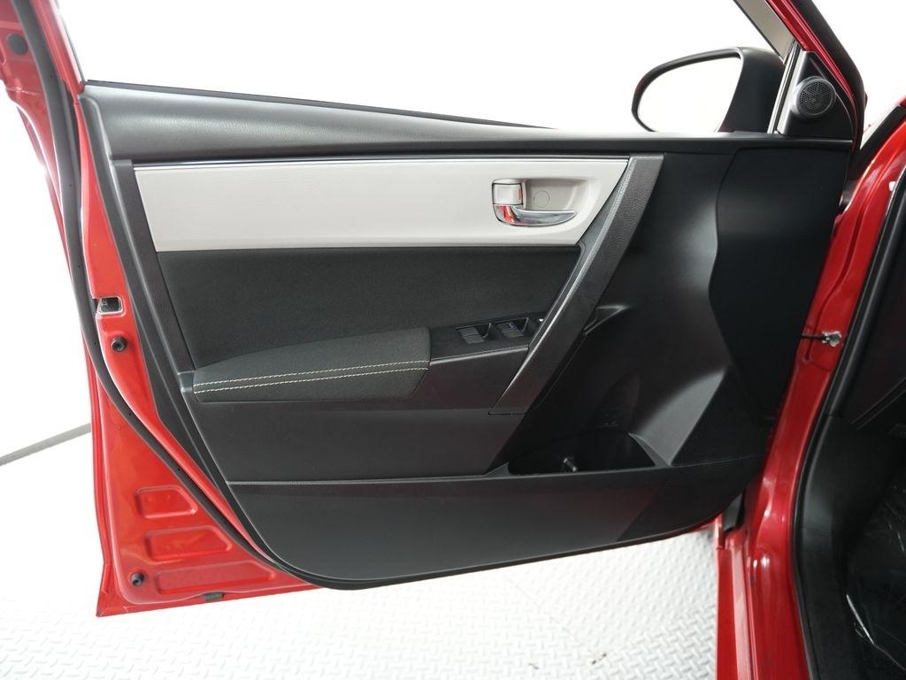 Toyota Corolla XLE CVT (Natl) 2019