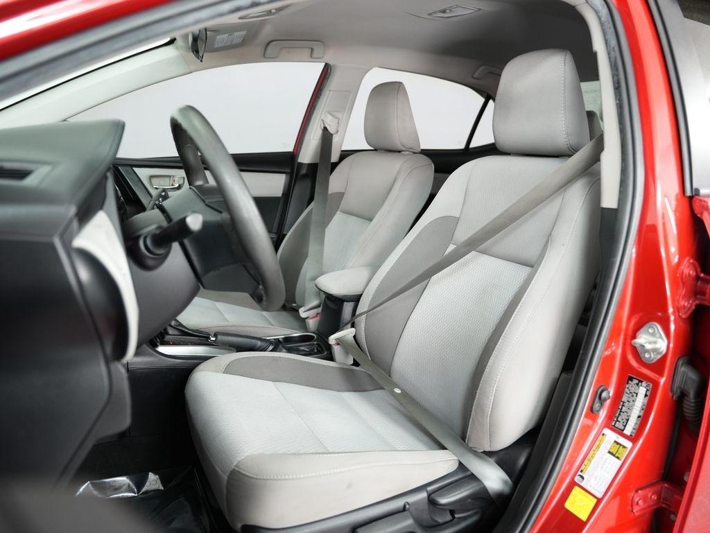 Toyota Corolla XLE CVT (Natl) 2019