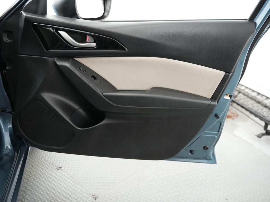 Mazda MAZDA3 5dr HB Auto i Touring 2015