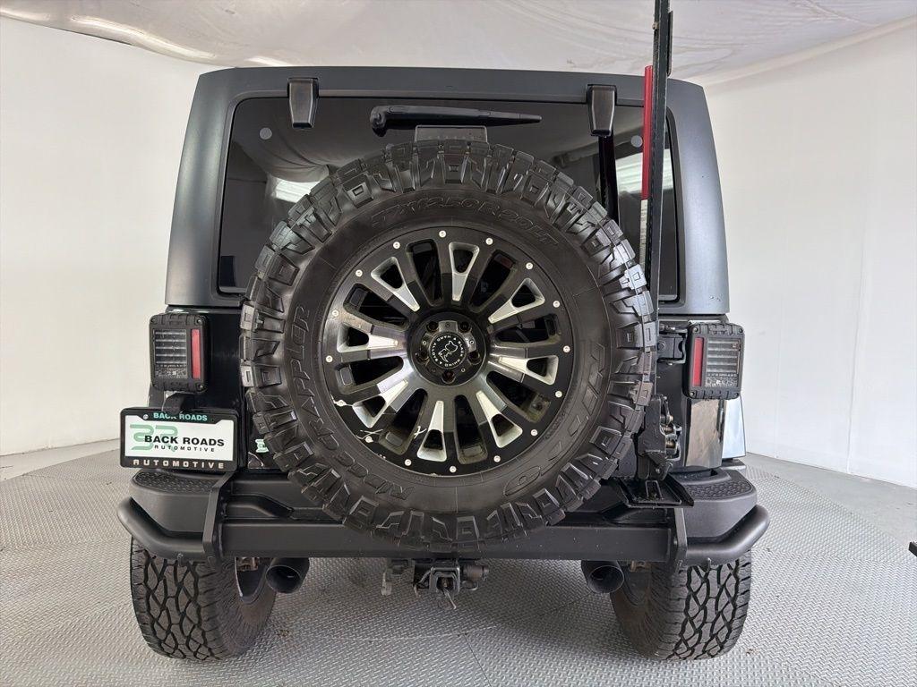 Jeep Wrangler Unlimited 4WD 4dr Sahara 2016