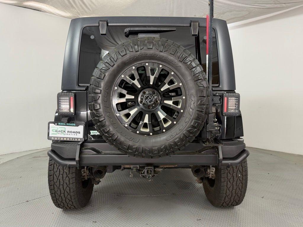 Jeep Wrangler Unlimited 4WD 4dr Sahara 2016