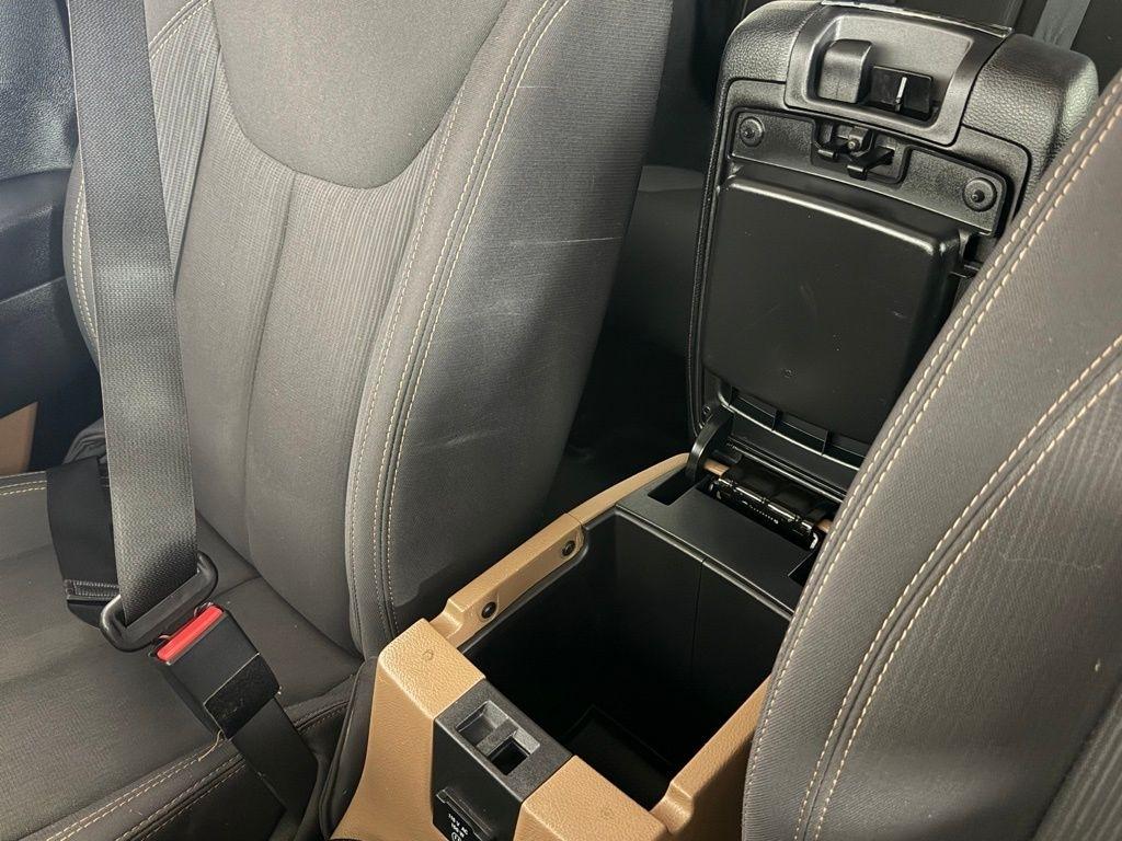 Jeep Wrangler Unlimited 4WD 4dr Sahara 2016