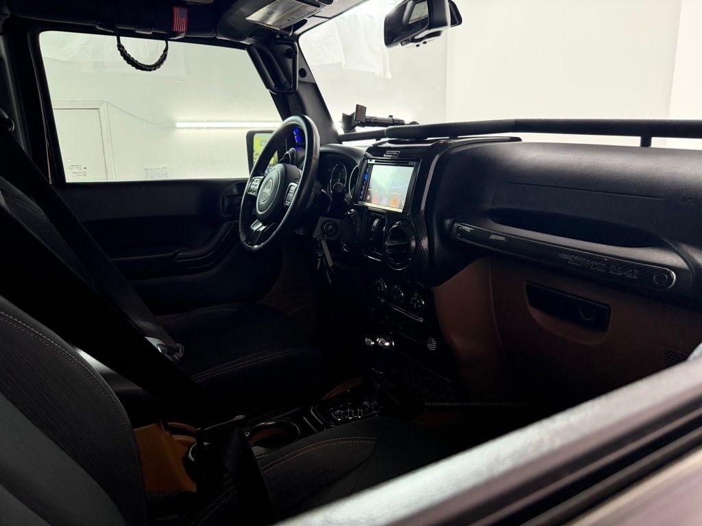 Jeep Wrangler Unlimited 4WD 4dr Sahara 2016