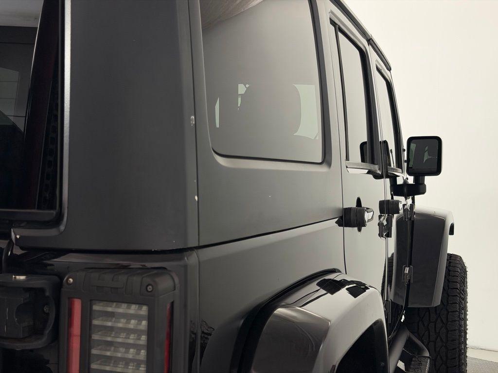 Jeep Wrangler Unlimited 4WD 4dr Sahara 2016