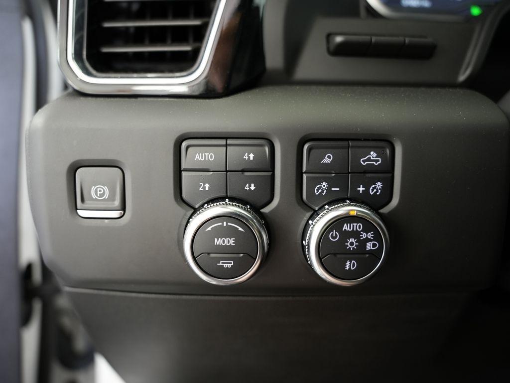 GMC Sierra 1500 4WD Crew Cab 147" Denali Ultimate 2024