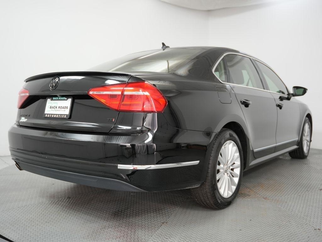 Volkswagen Passat 4dr Sdn 1.8T Auto SE PZEV 2016