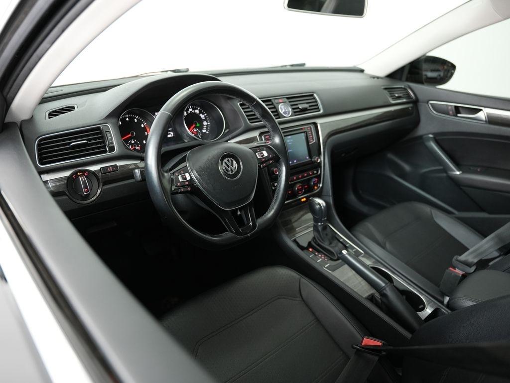 Volkswagen Passat 4dr Sdn 1.8T Auto SE PZEV 2016