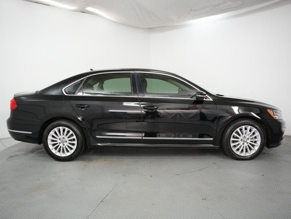Volkswagen Passat 4dr Sdn 1.8T Auto SE PZEV 2016