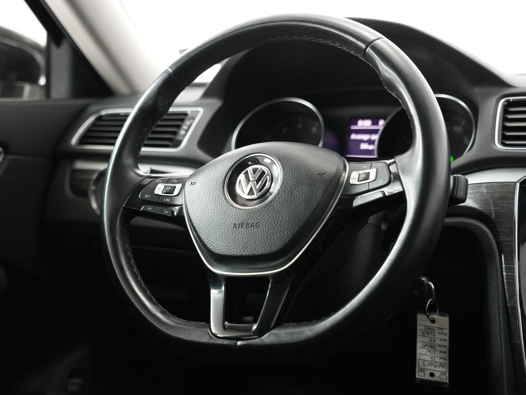 Volkswagen Passat 4dr Sdn 1.8T Auto SE PZEV 2016