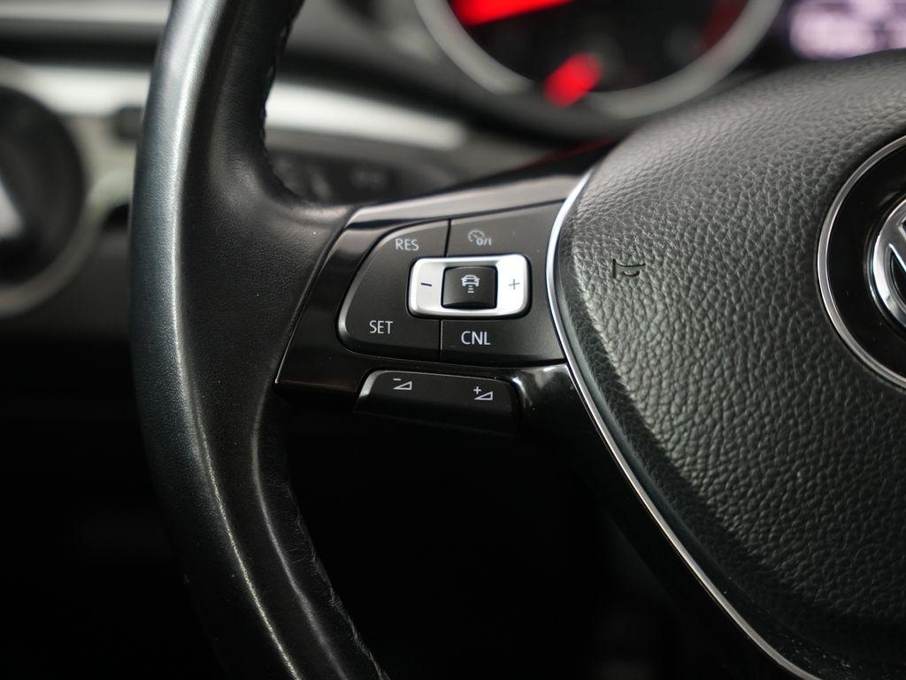 Volkswagen Passat 4dr Sdn 1.8T Auto SE PZEV 2016