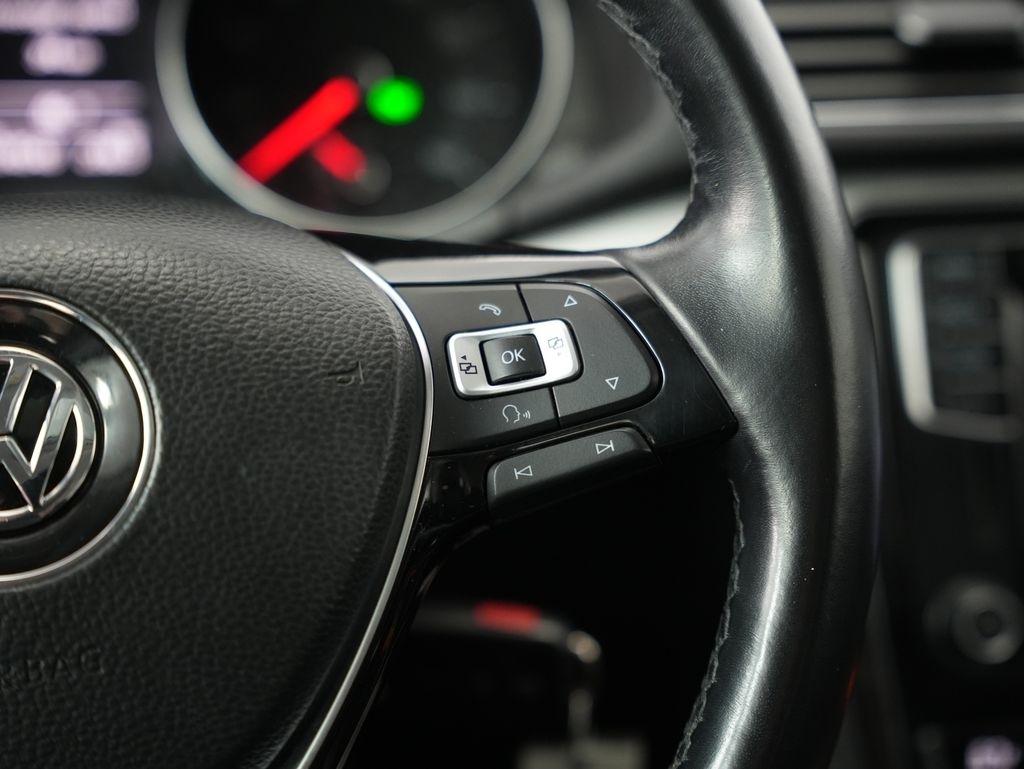 Volkswagen Passat 4dr Sdn 1.8T Auto SE PZEV 2016