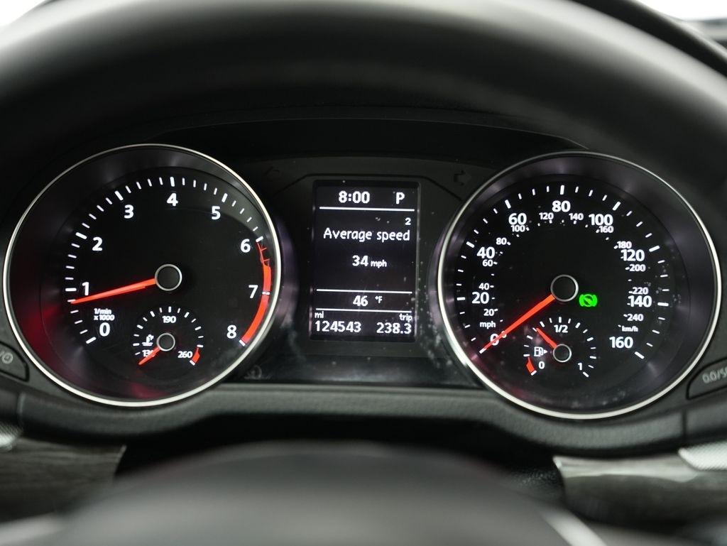 Volkswagen Passat 4dr Sdn 1.8T Auto SE PZEV 2016