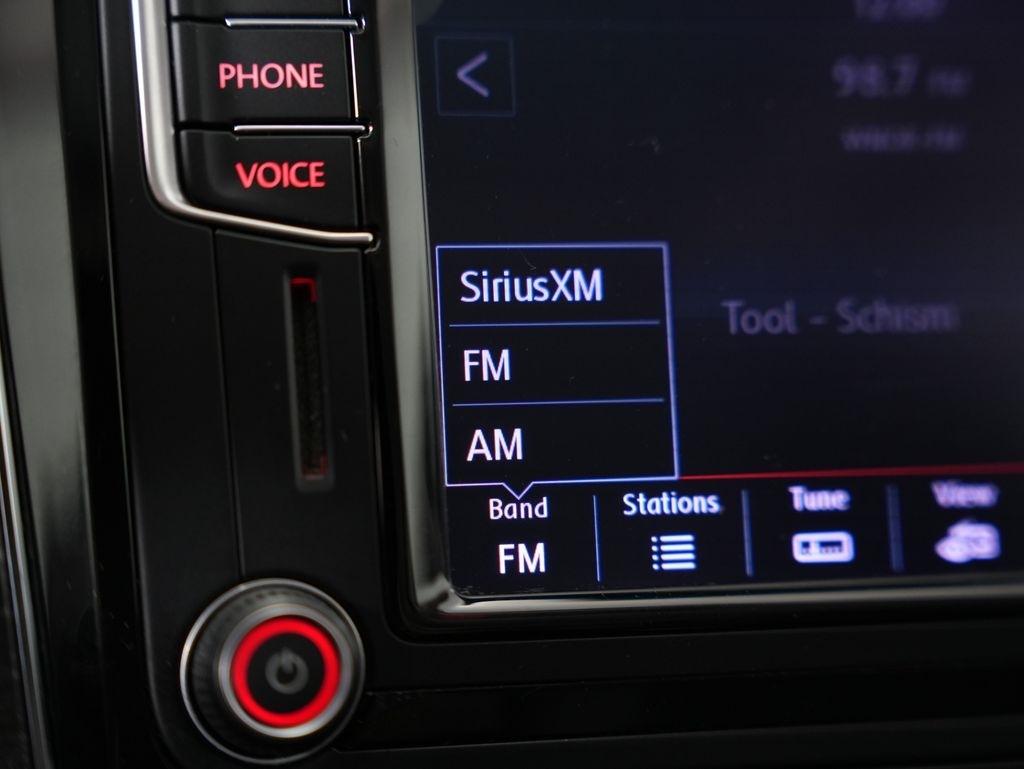 Volkswagen Passat 4dr Sdn 1.8T Auto SE PZEV 2016