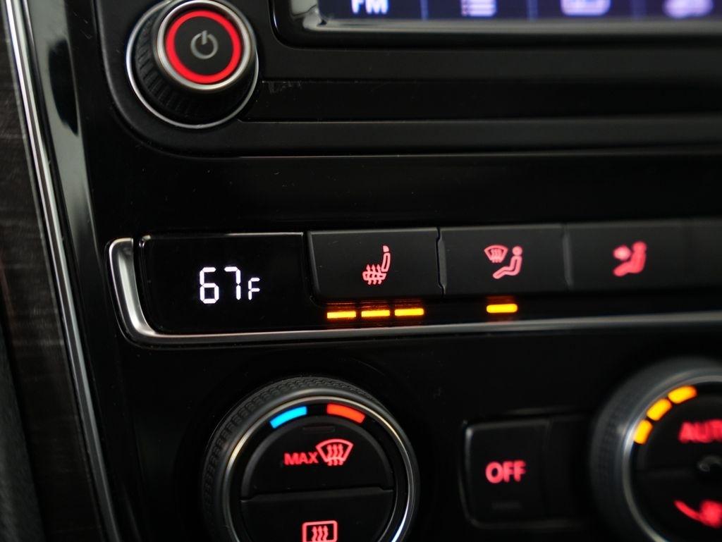 Volkswagen Passat 4dr Sdn 1.8T Auto SE PZEV 2016